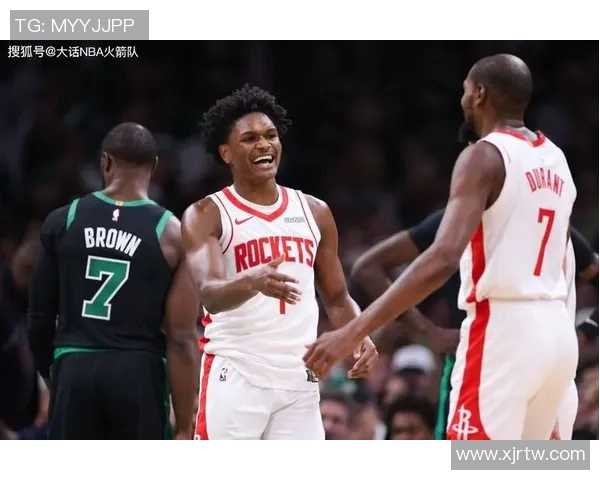 火箭大胜开拓者，双塔组合全面发威